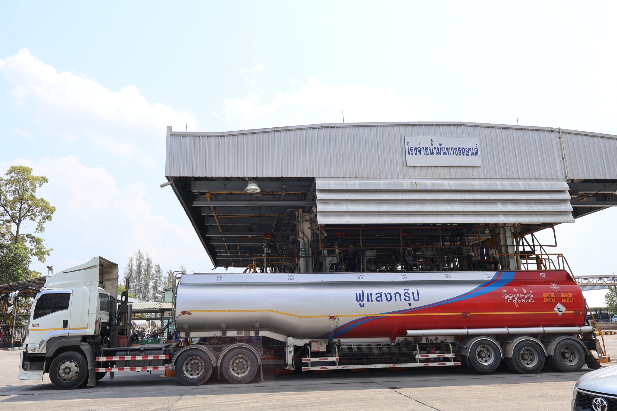 คลังปิโตรเลียมลำปาง ยืนยันน้ำมันเพียงพอ รองรับความต้องการประชาชน