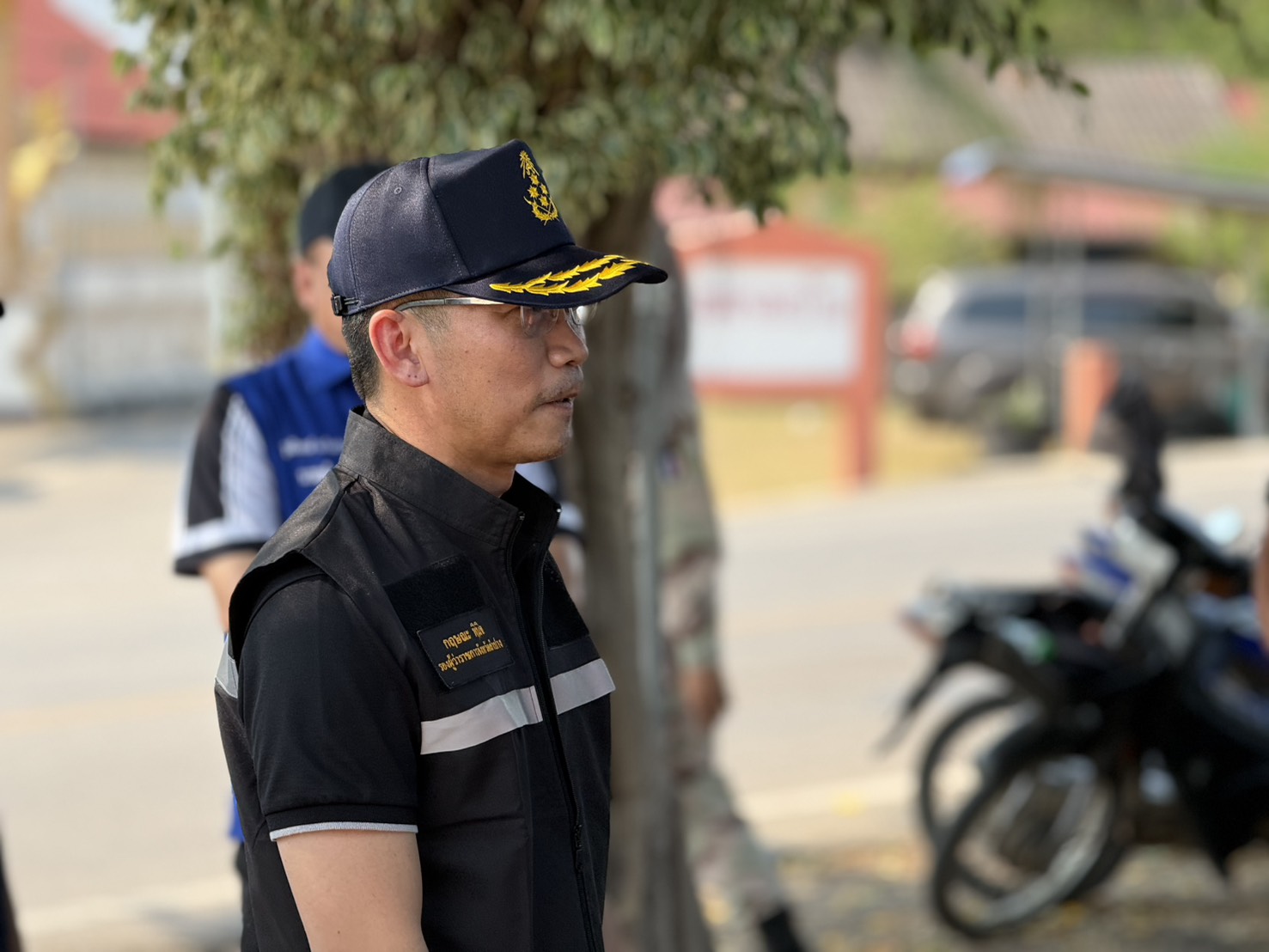 รองผู้ว่าฯ ลำปาง ลงพื้นที่ตรวจจุดตรวจ ด่านร่วมอำเภอแม่พริก อำเภอเถิน ช่วงสงกรานต์ 2569 