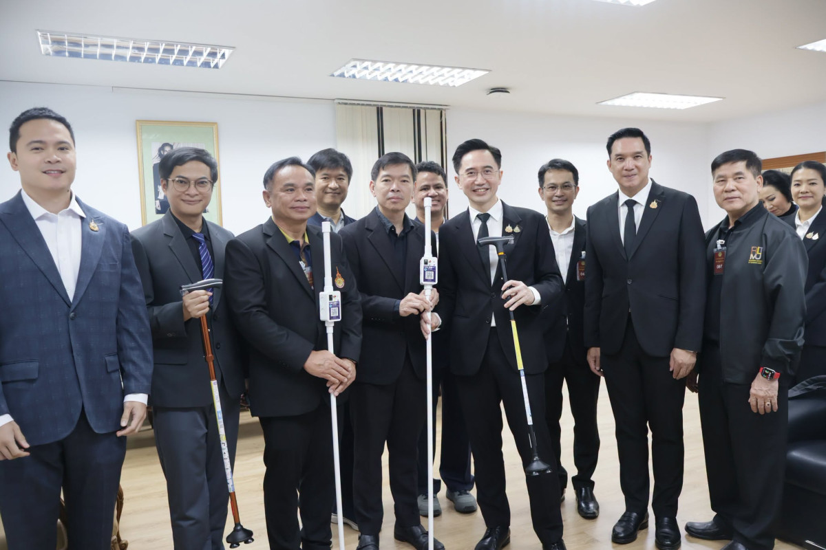 มทร.ล้านนา ส่งมอบนวัตกรรม &ldquo;ไม้เท้าพลิกชีวิต&rdquo; 200 ชุด ตรวจจับไฟฟ้ารั่วในน้ำ ช่วยประชาชนพื้นที่ประสบอุทกภัย ณ ทำเนียบรัฐบาล