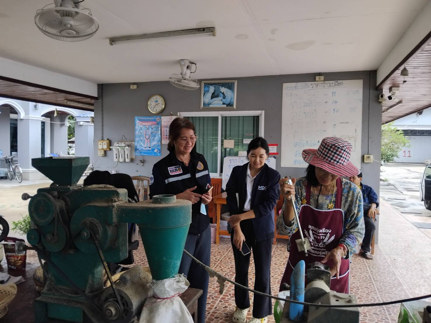  พาณิชย์ลำปาง ลงพื้นที่ห้างฉัตร ติดตามราคาข้าวเปลือก พบราคาข้าวเหนียวเกี่ยวสด กก.ละ 9.50&ndash;10.30 บาท